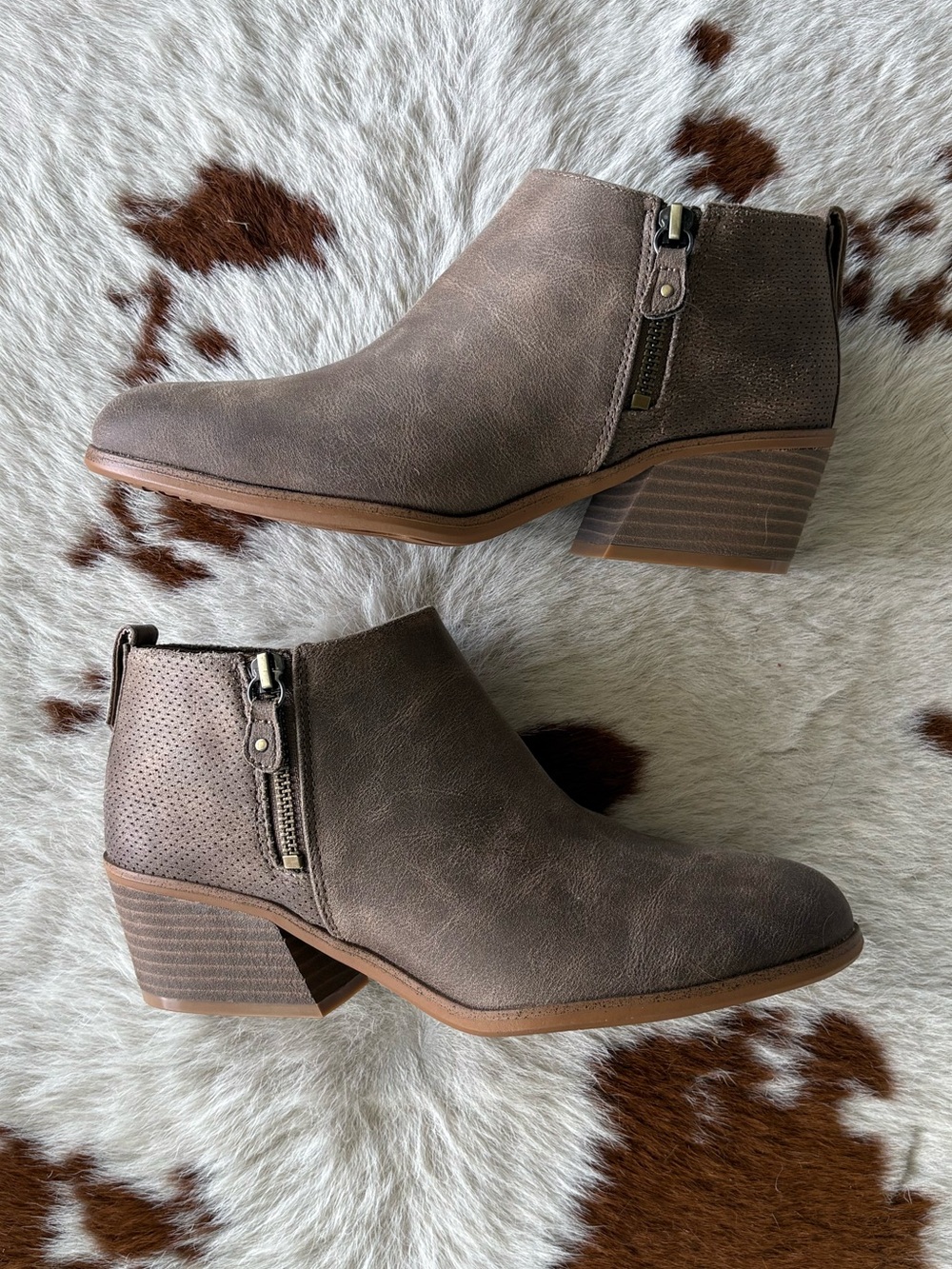 Dr. Scholl's Women's Lainey Ankle Booties in a taupe brown color with side zip